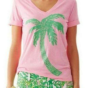 SOLD ****Lilly Pulitzer soft palm tree tee shirt L
